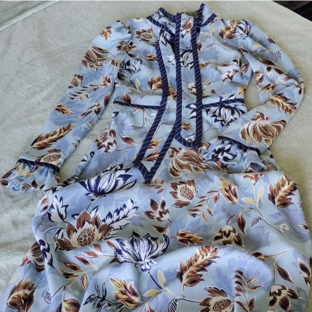 BCBG Maxazria Floral blue dress